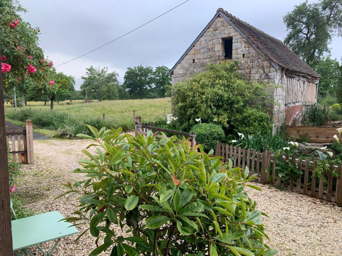 Le Bas Chesnay Chambres D'Hotes Domfront En Poiraie Exterior photo